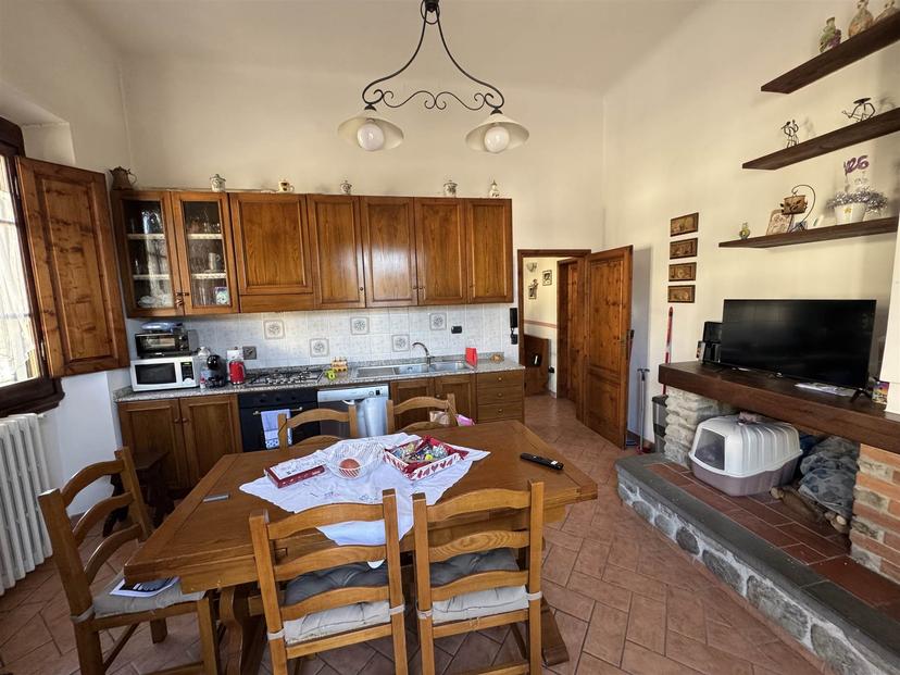 Appartamento in Via Vittorio Veneto, Dicomano — foto 3 di 5