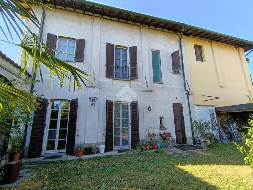Casa indipendente in Piazza XXI Luglio 7, Robecco sul Naviglio — foto 2 di 5