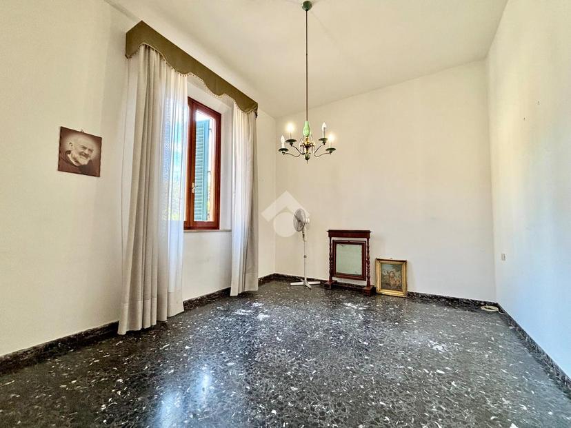 Casa indipendente in Via Dante Alighieri 132, Capraia e Limite