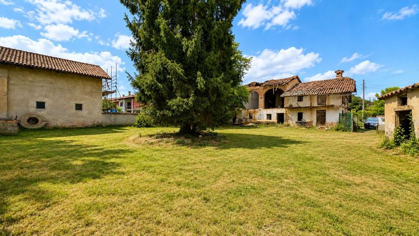 Porzione di casa in Frazione Bruera , Piscina — foto 5 di 5