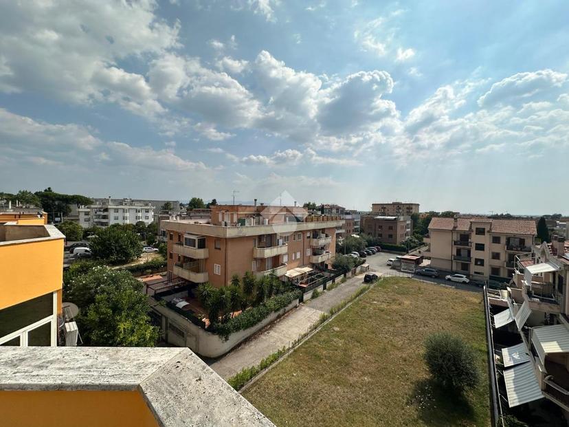 Trilocale in Strada degli Orti 96, Tivoli — foto 2 di 5