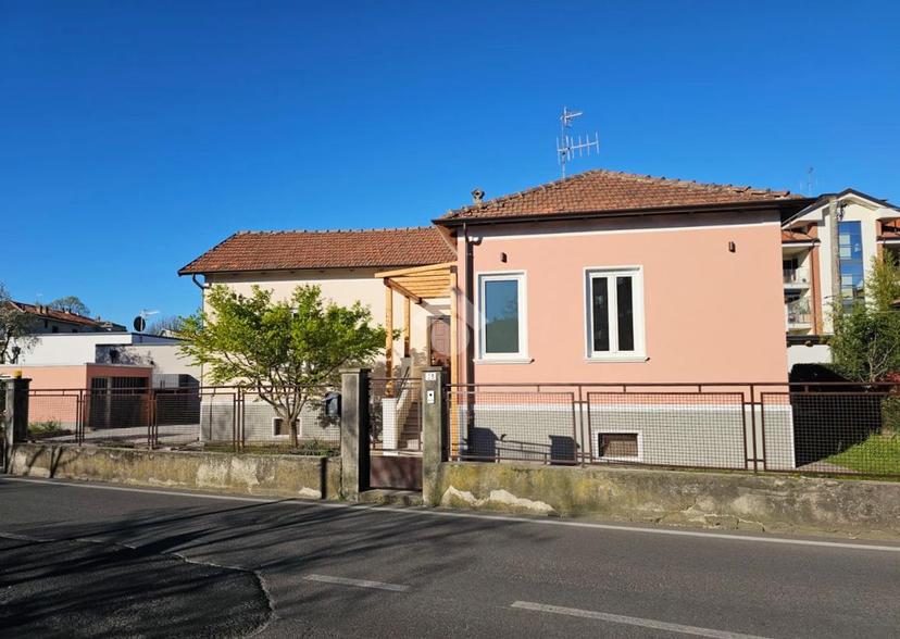 Casa indipendente in Via Strusiglia 23, Ivrea — foto 5 di 5