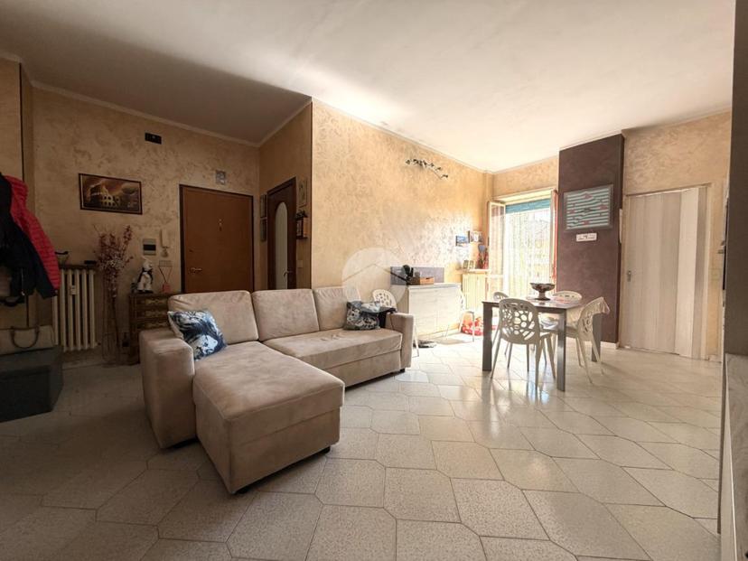 Trilocale in Via Moncenisio 35, Nichelino