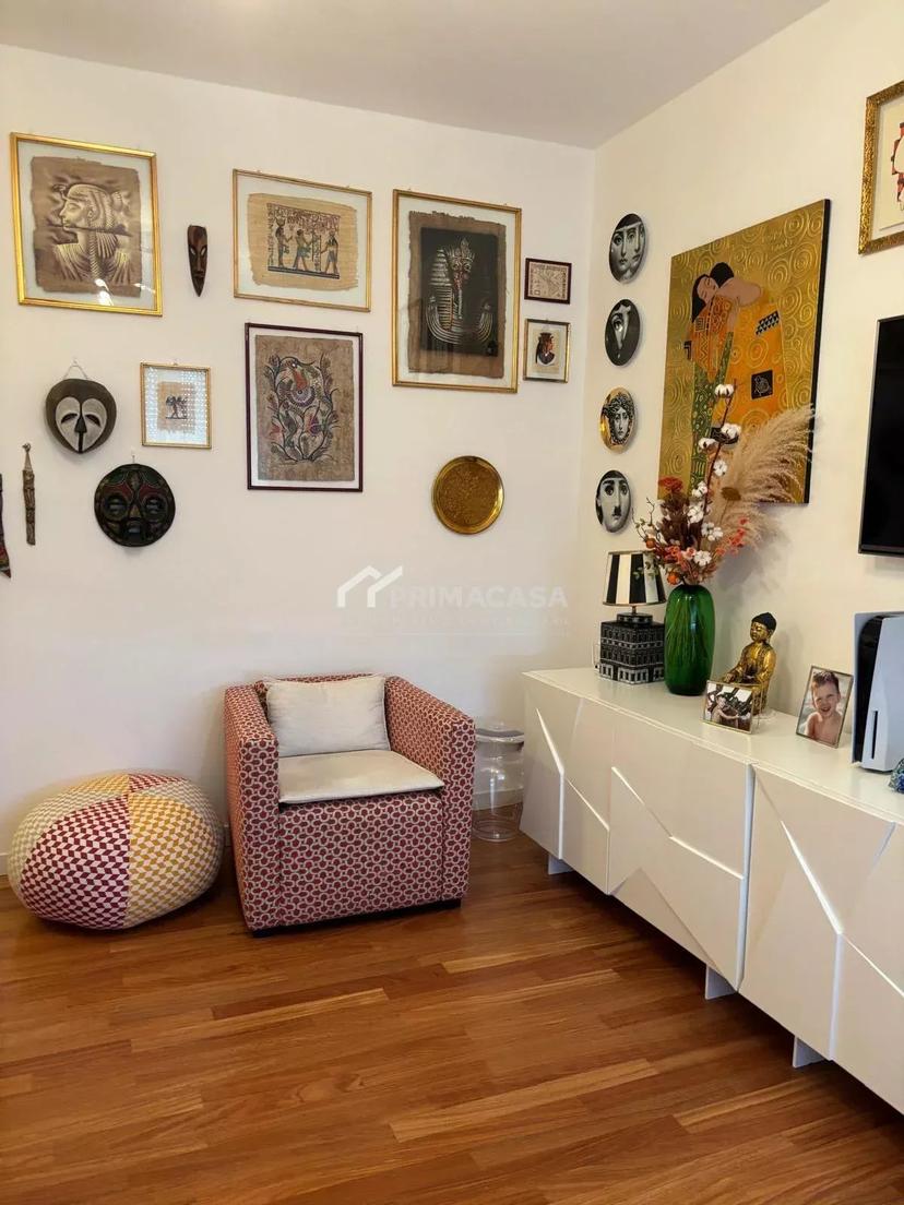 Trilocale in Viale Lucania, 21, Milano