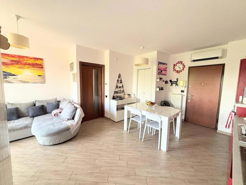 Trilocale in Via Monte Bianco 12, Ossona — foto 3 di 5
