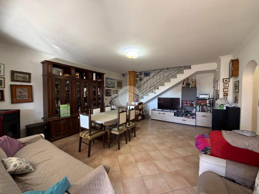 Villa in Via Francesco Petrarca 23, Anzio