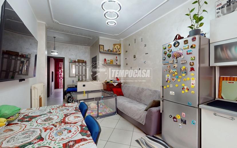 Trilocale in Via Giacosa 22, Settimo Torinese