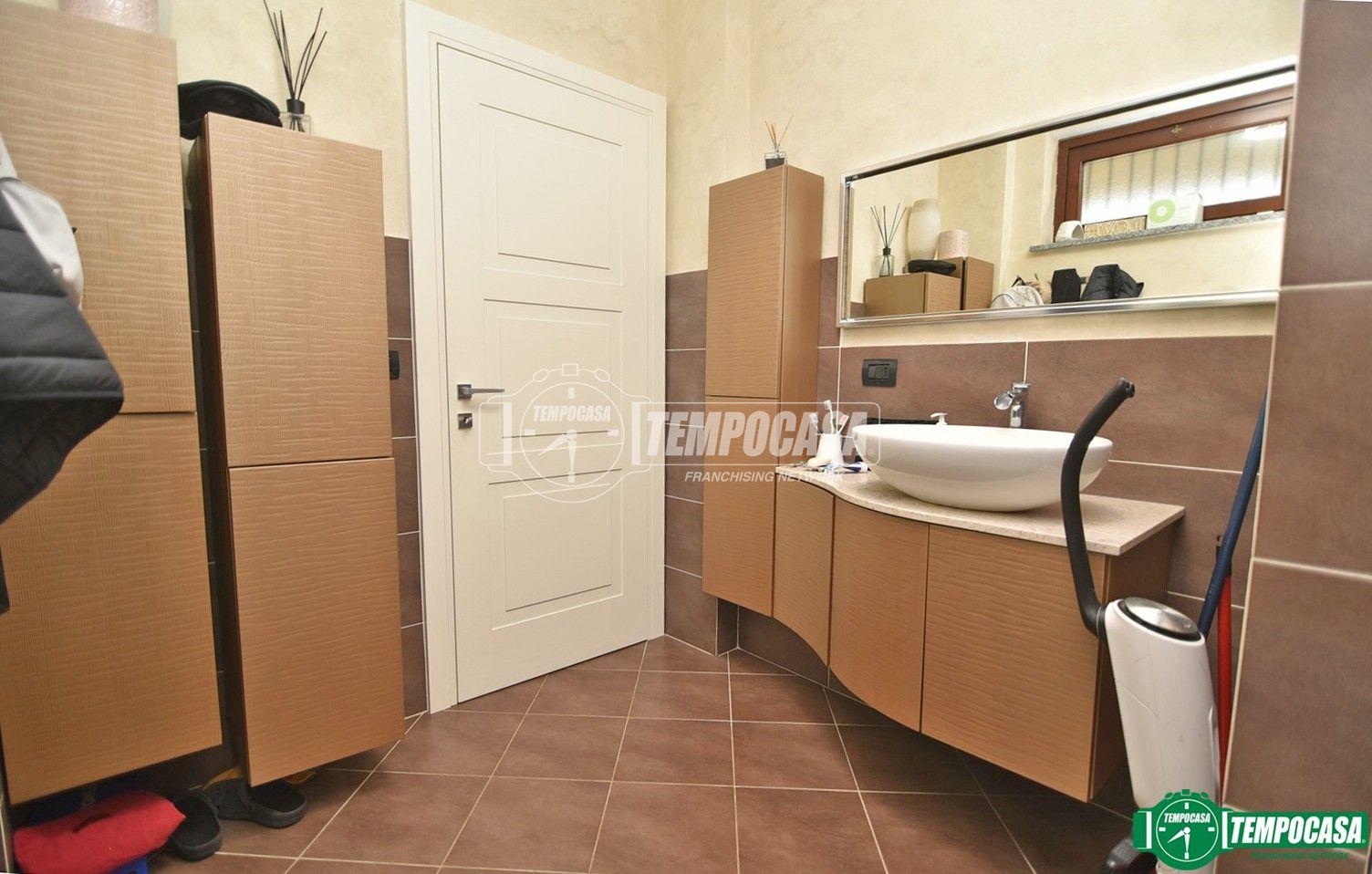 Trilocale in Via Genova 8, San Benigno Canavese