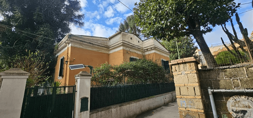 Villa in Via San Giacomo dei Capri 51, Napoli — foto 3 di 5