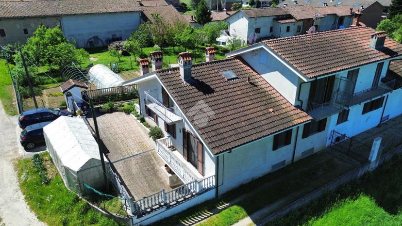 Casa indipendente in Via Poirino, Isolabella