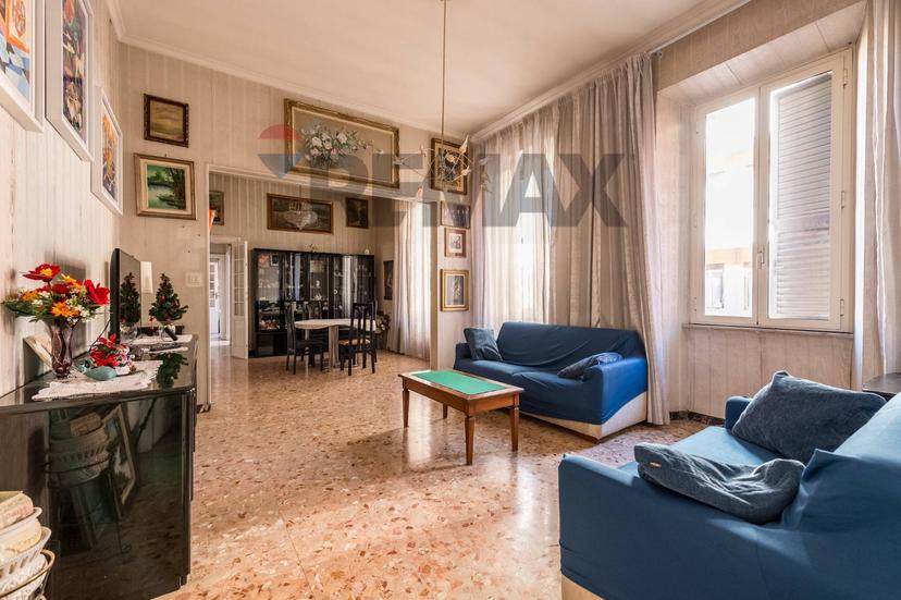 Appartamento in Via Taranto 178, Roma