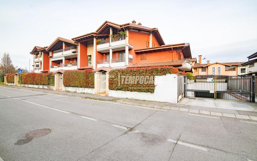 Trilocale in Via Madre Laura Baraggia, Vaprio d'Adda