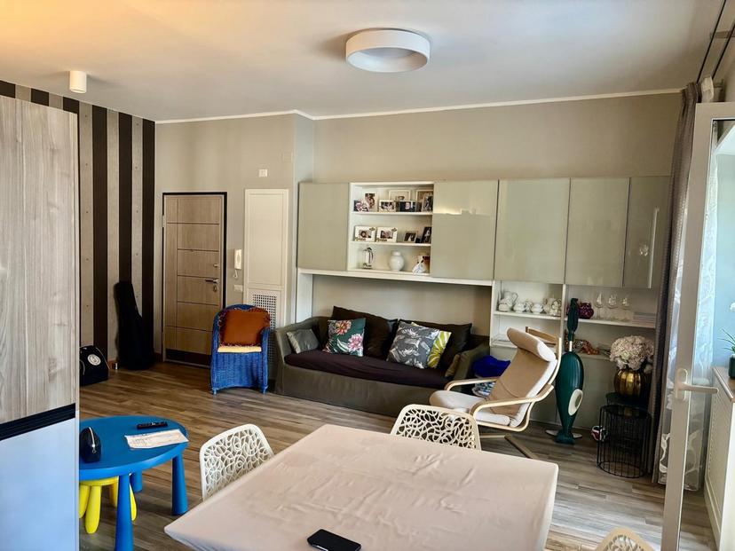 Trilocale in Via al Sesto Miglio 52, Roma