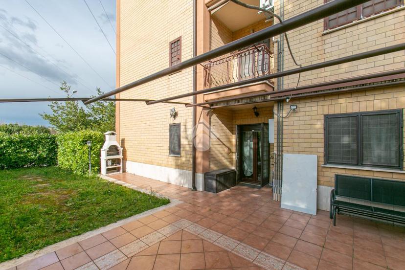 Trilocale in Via dei Pini 7, Fonte Nuova