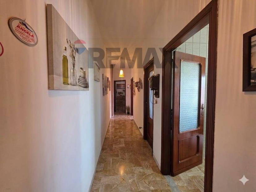 Trilocale in Via Caserta 11, Casoria