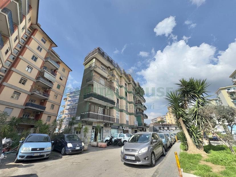 Trilocale in Via Consalvo 99h, Napoli