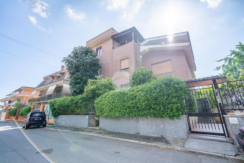 Trilocale in Via Cerzeto 27, Roma