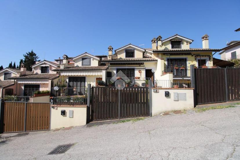 Villa a schiera in Via dei Costaroni, Riano