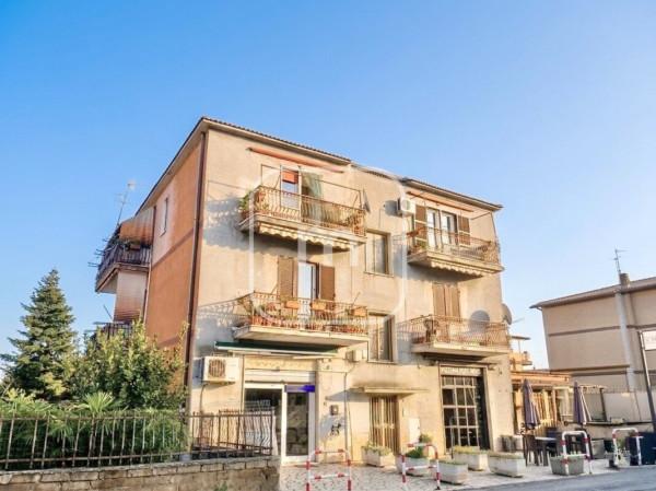 Appartamento in Via Sant'Elpidio a Mare 64, Roma