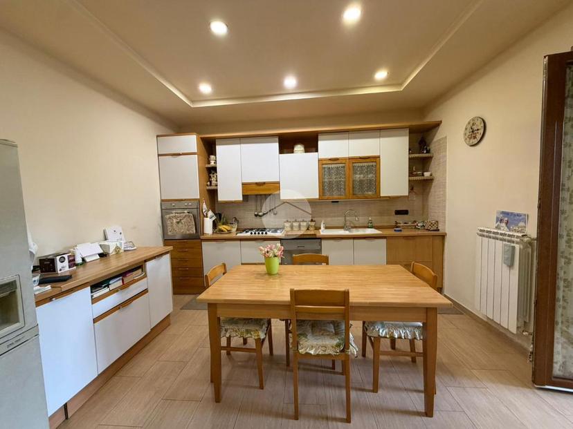 Appartamento in Via Immacolata Concezione 15, Napoli