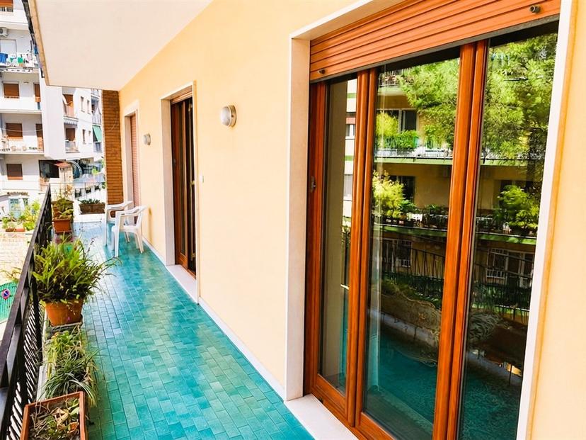 Appartamento in Via San Giacomo dei Capri 65 Bis, Napoli