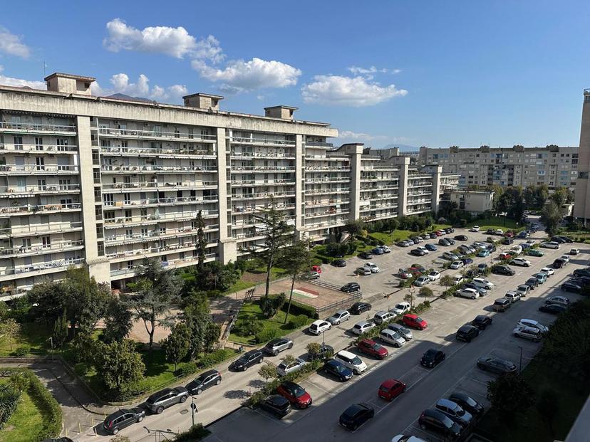 Quadrilocale in Via Mario Pomilio  9, Napoli