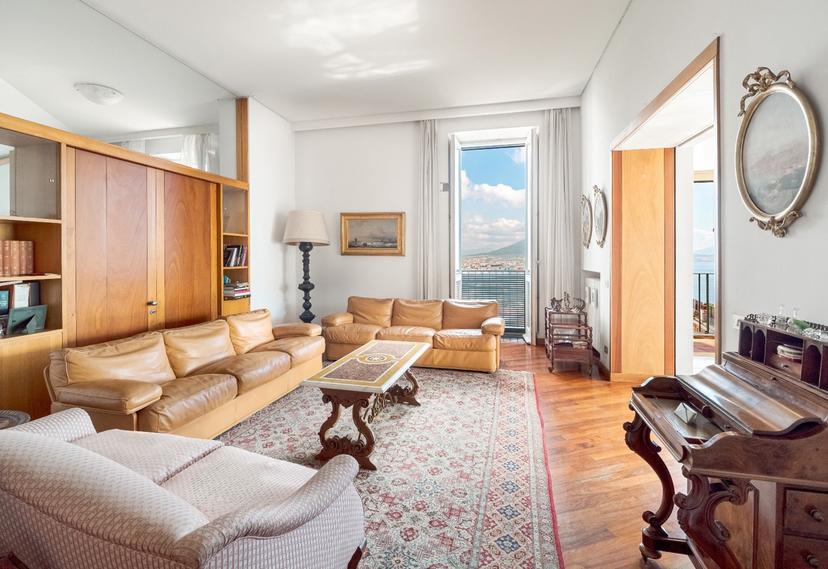 Appartamento in Via Alessandro Manzoni, Napoli