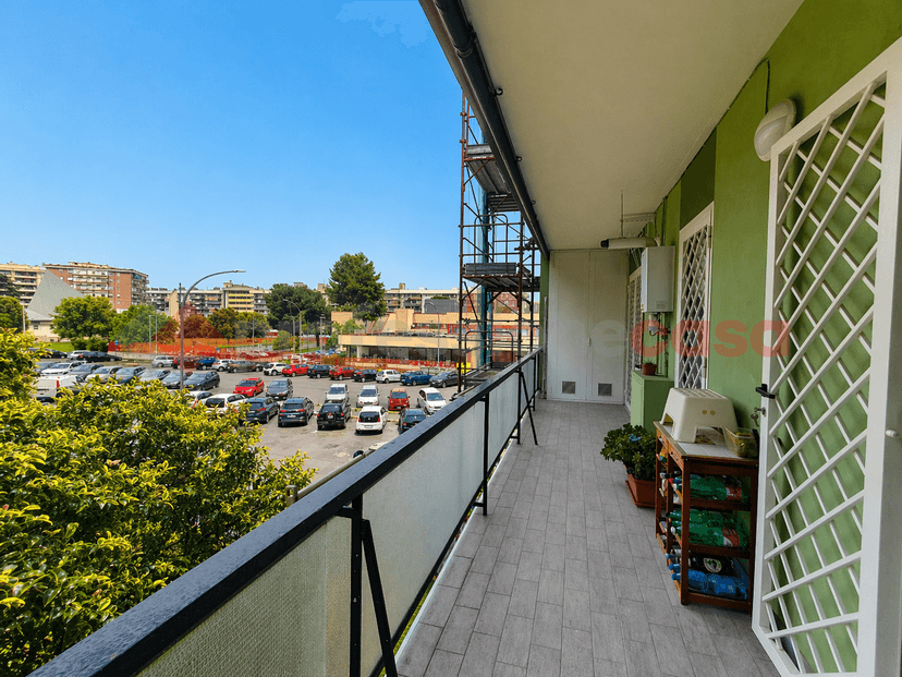 Trilocale in Via Libero Leonardi  130, Roma