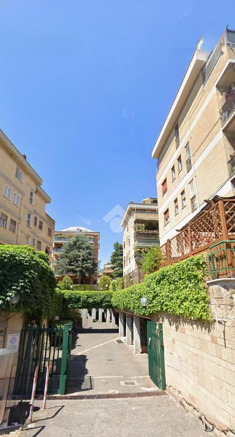 Quadrilocale in Via Giuseppe Belluzzo 26, Roma