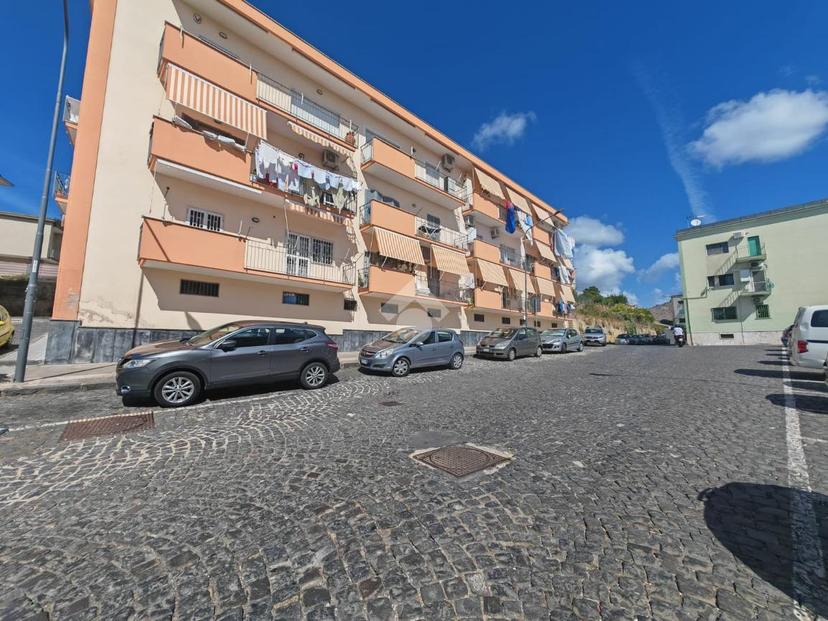 Trilocale in Traversa I Via Virgilio, Pozzuoli