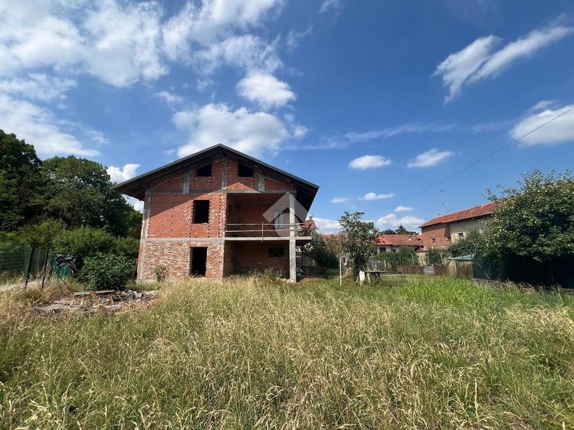Casa indipendente in Strada dei Fornero, San Carlo Canavese