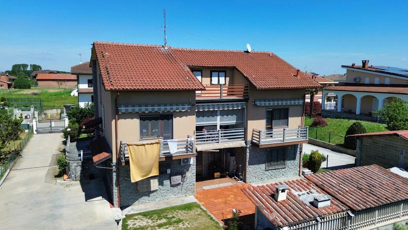Trilocale in Via dei Giardini 11, Poirino