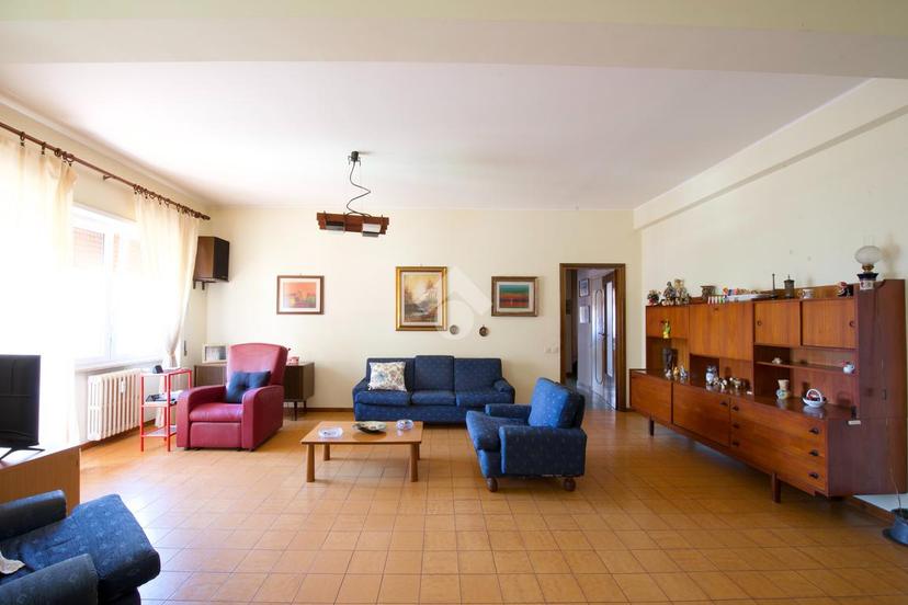 Appartamento in Via Alfredo Zambrini 27, Roma