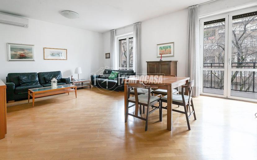 Quadrilocale in Viale Nazario Sauro 9, Milano