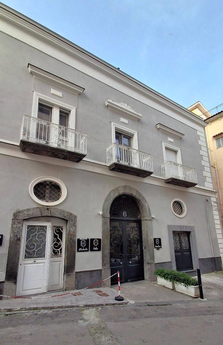 Trilocale in Via Scuola 32, Torre Annunziata
