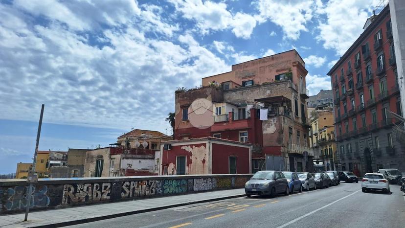 Trilocale in Vico dei Monti 17, Napoli