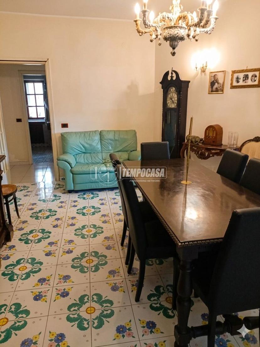 Appartamento in Via San Domenico, Napoli