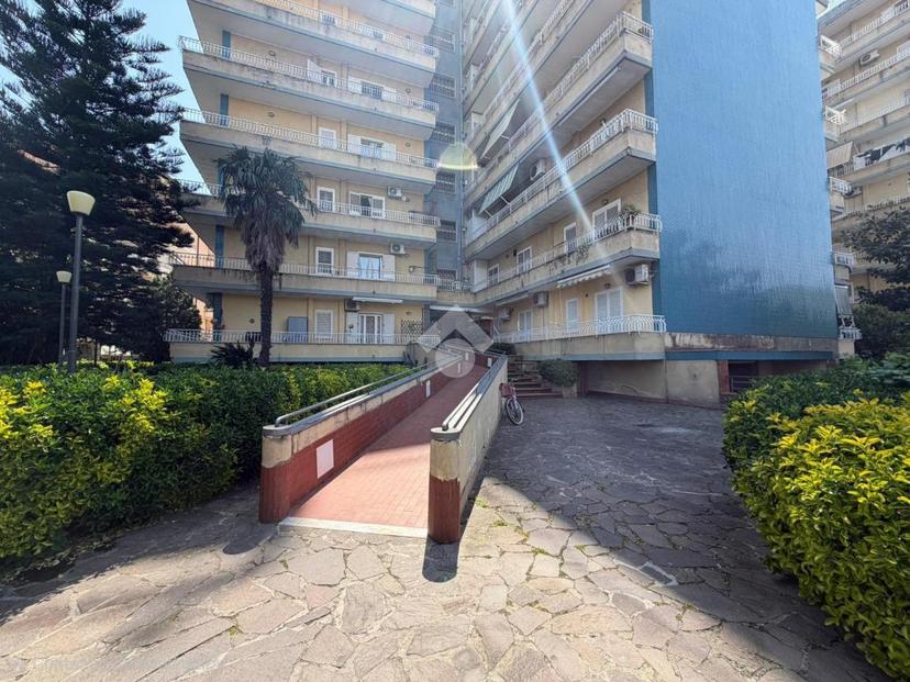 Quadrilocale in Via Donatello 13, Casalnuovo di Napoli