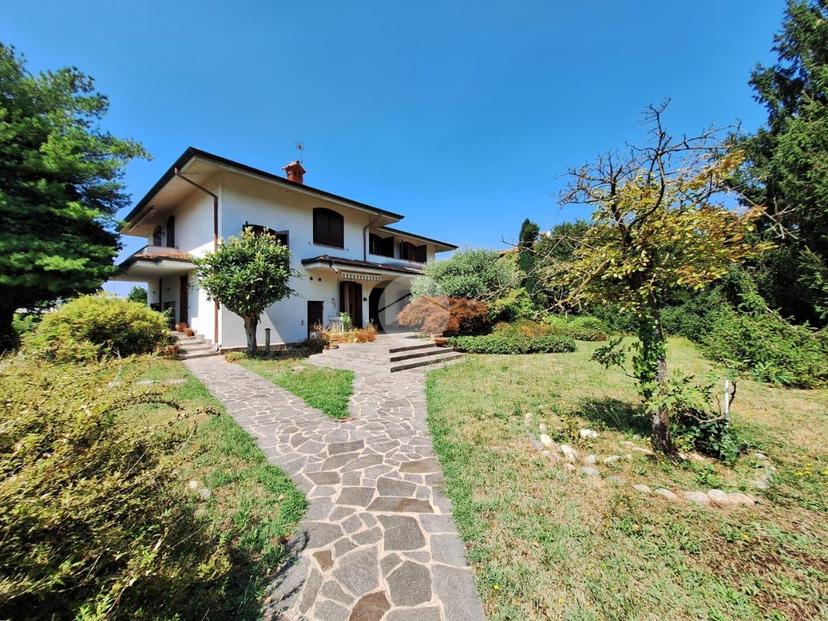 Villa in Via Thomas Alva Edison 2, Bernate Ticino — foto 3 di 5