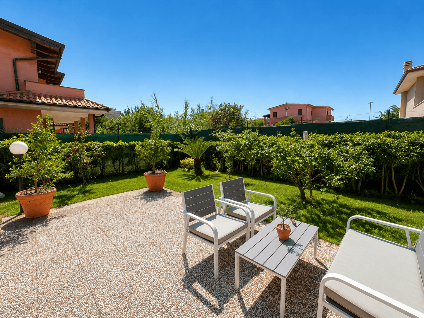 Villa trifamiliare in Via Assunta 6, Anzio