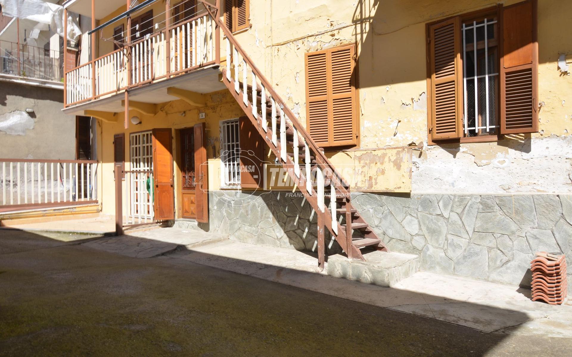 Casa indipendente in Vicolo del Castello 4, Front