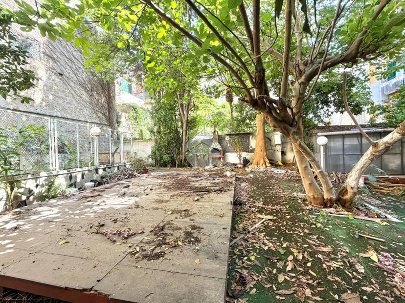 Appartamento in Via Santa Teresa degli Scalzi 118, Napoli