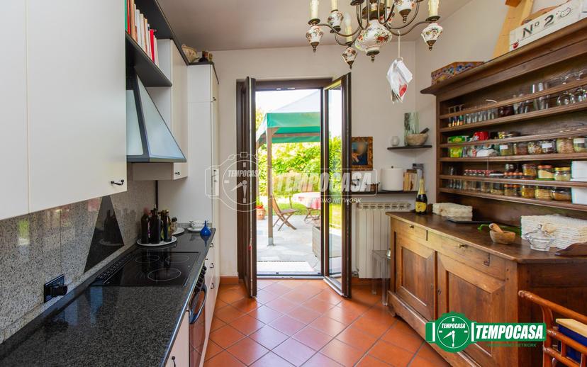 Villa in Via delle Fiandre 39/I, Arconate