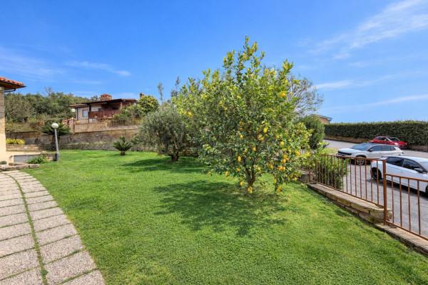 Villa in Via Carlo Alberto dalla Chiesa, Trevignano Romano — foto 3 di 5