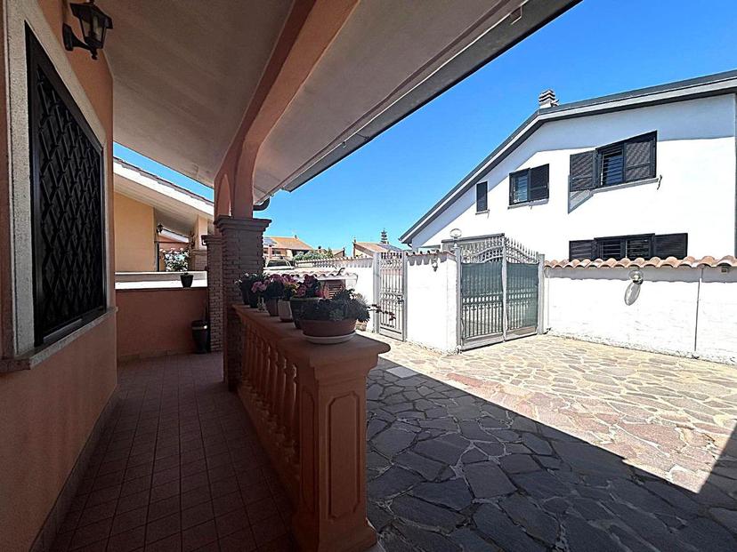 Villa in Via Sorrento 16, Ardea