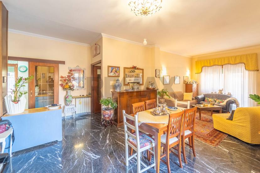 Attico in Via Casalpusterlengo, Roma