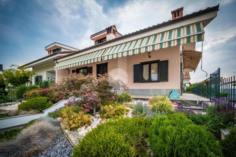 Villa in Via Valdo Fusi 37, Airasca
