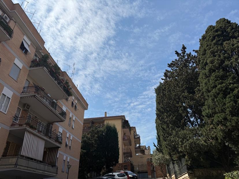 Trilocale in Via Castiglione d'Orcia 28, Roma
