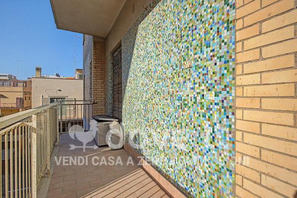 Bilocale in Via delle Oceanine 7, Roma