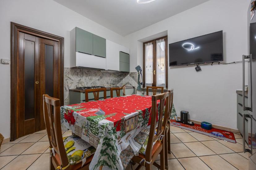 Trilocale in Via Cairoli 8, Chivasso